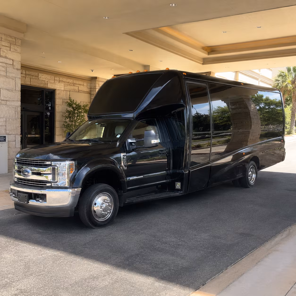 Broken Arrow Birthday, Sweet 16, & Quinceañera Transportation party bus exterior