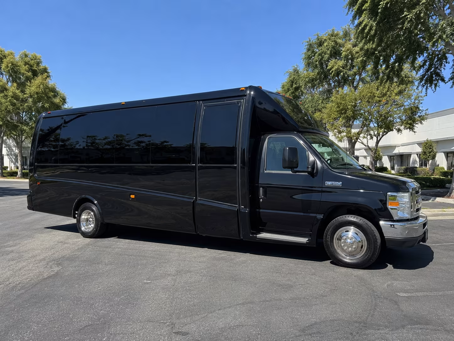 Broken Arrow Birthday, Sweet 16, & Quinceañera Transportation party bus exterior