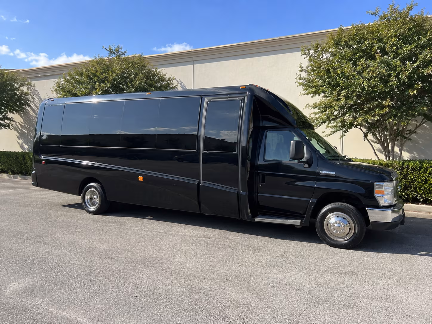 Fort Smith Winery Tour & Pub Crawl Transportation